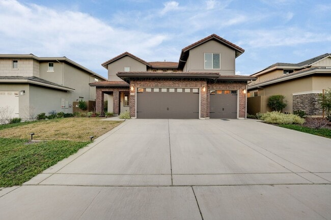 property at 6938 Saratoga Estates Dr