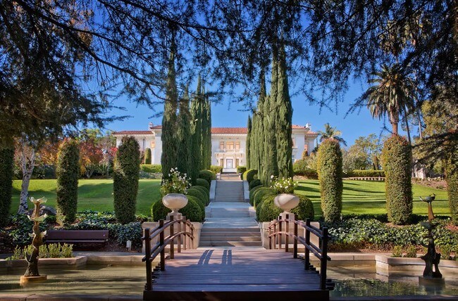 100 S Orange Grove Blvd in Pasadena, CA - Building Photo - Building Photo