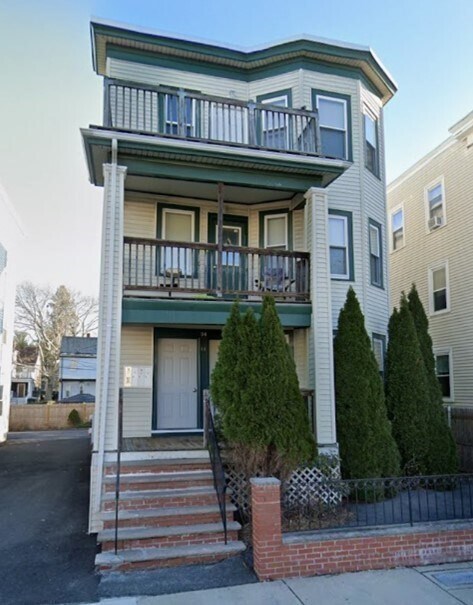 property at 34 Wentworth St