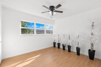 1101 Crystal Lake Dr in Pompano Beach, FL - Building Photo - Building Photo