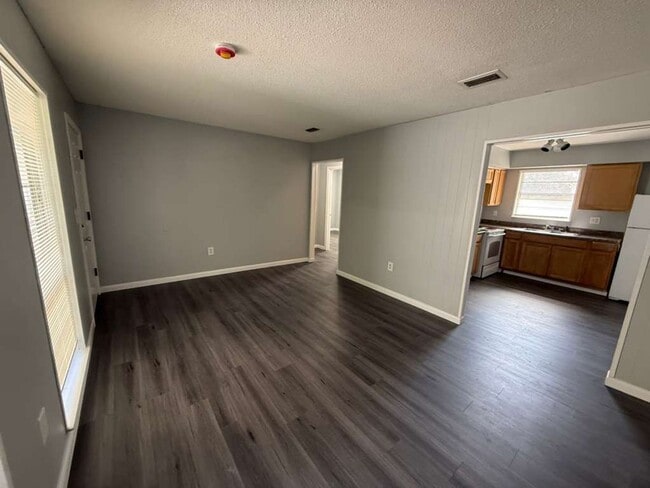 100 NE 10th Ave in Mulberry, FL - Building Photo - Building Photo