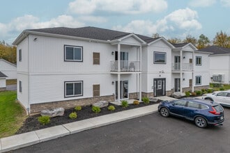 Homestead Senior Apartments in Alden, NY - Foto de edificio - Building Photo
