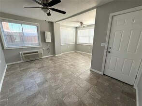 13047 Gulf Ln in Madeira Beach, FL - Building Photo - Building Photo