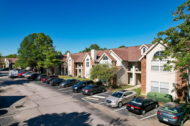 Sugar Pines in Florissant, MO - Foto de edificio - Building Photo