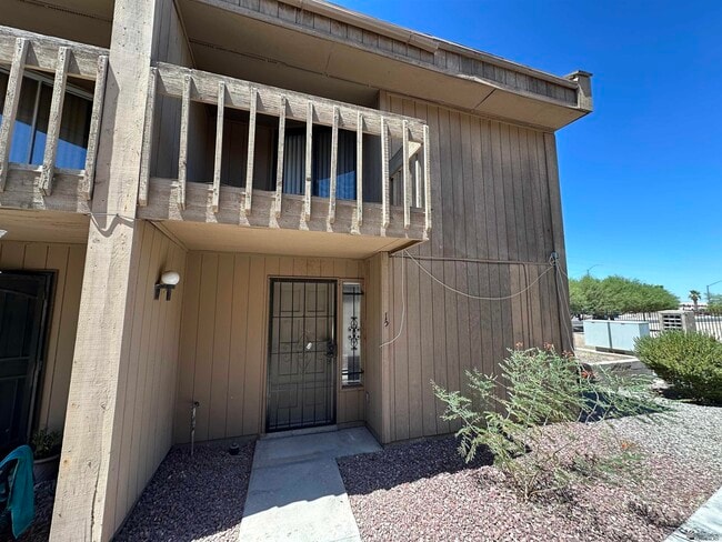 property at 833 S Avenue A
