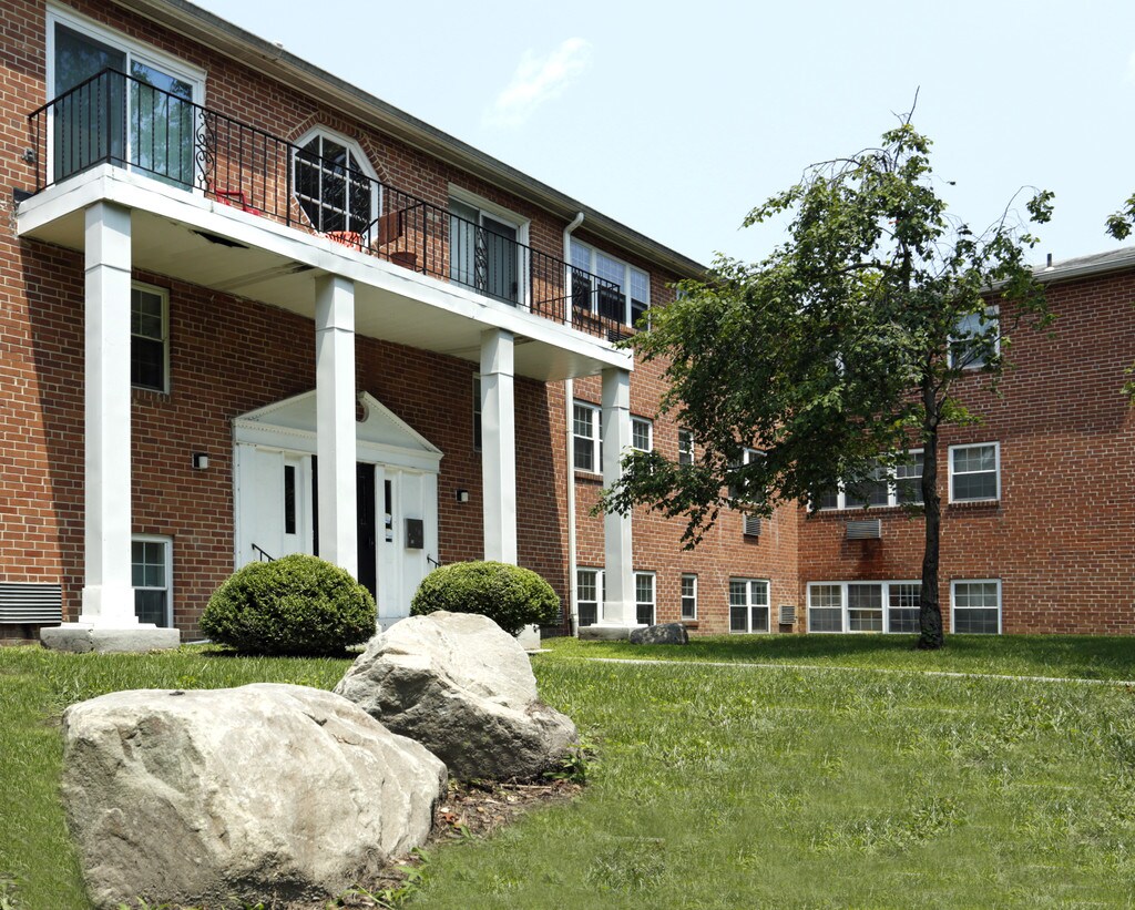 The Residences at Whitehall Apartments in Stratford, NJ