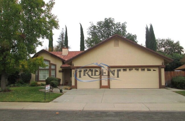1902 Autumnwood Dr in Yuba City, CA - Building Photo - Building Photo