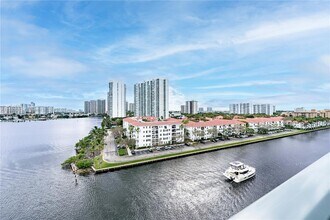 3300 NE 188th St, Unit # 710 in Aventura, FL - Building Photo - Building Photo