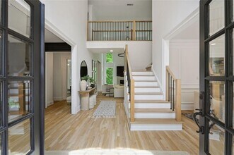 110 Valley Summit Ct in Roswell, GA - Building Photo - Building Photo