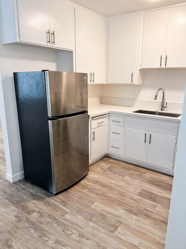 416 Rose Ave in Los Angeles, CA - Building Photo - Building Photo