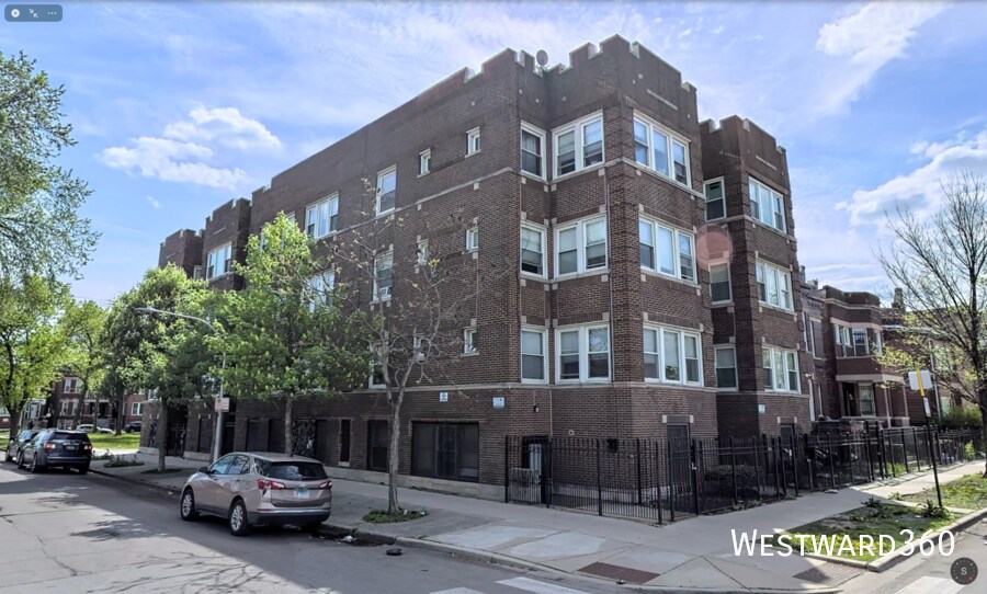 3903 W Jackson Blvd in Chicago, IL - Building Photo