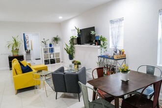 1325 NW 55th St-Unit -1 in Miami, FL - Building Photo - Building Photo