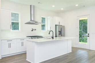 3604 Pineview Cir NW in Duluth, GA - Building Photo - Building Photo