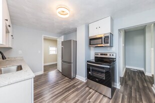 482 E Jenkins Ave in Columbus, OH - Building Photo