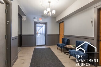 559 W Arlington Pl in Chicago, IL - Building Photo - Building Photo