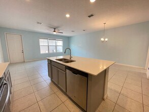 7742 Bowery Dr in Oakland, FL - Building Photo - Building Photo