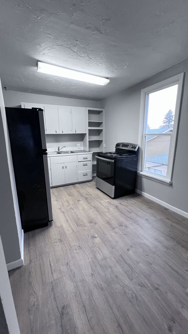 property at 1007 W Frederick Ave