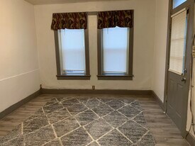 3137 W Pikes Peak Ave, Unit Apartment 2 in Colorado Springs, CO - Building Photo