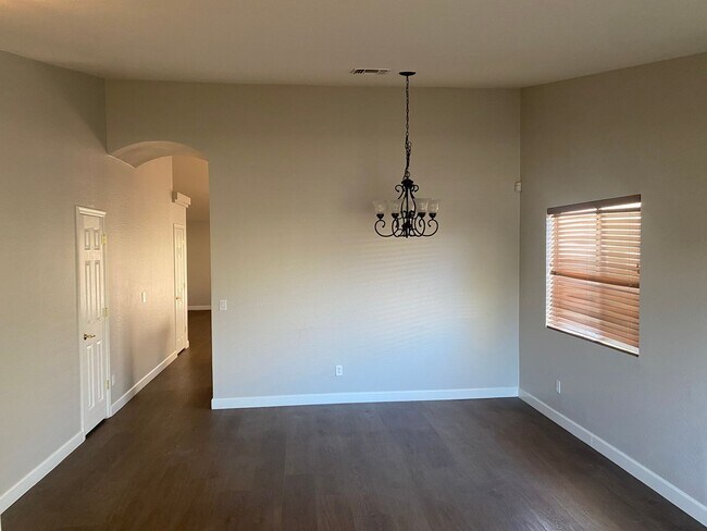 566 W Enchanted Desert Dr in Casa Grande, AZ - Building Photo - Building Photo