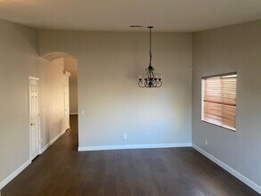 566 W Enchanted Desert Dr in Casa Grande, AZ - Building Photo - Building Photo