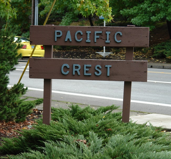 Pacific Crest Apartments in Springfield, OR - Foto de edificio - Building Photo