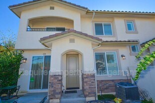 328 Newbury Vista Ln in Thousand Oaks, CA - Building Photo