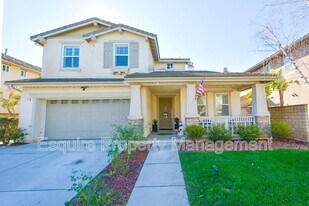 3750 Golden Pond Dr in Camarillo, CA - Building Photo