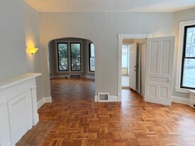 920 S Jackson St in Jackson, MI - Building Photo