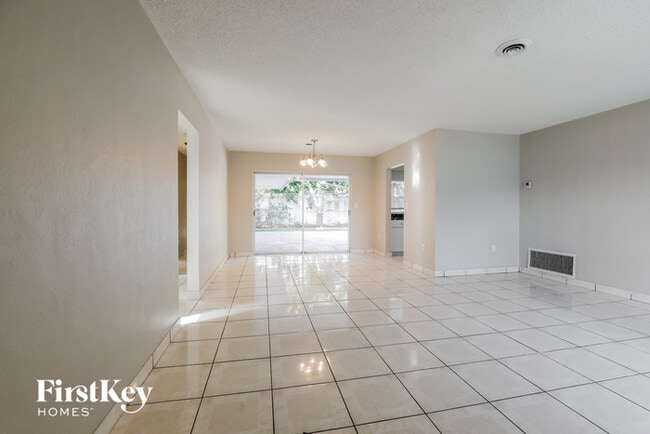 6501 NW 22nd St in Sunrise, FL - Building Photo - Building Photo