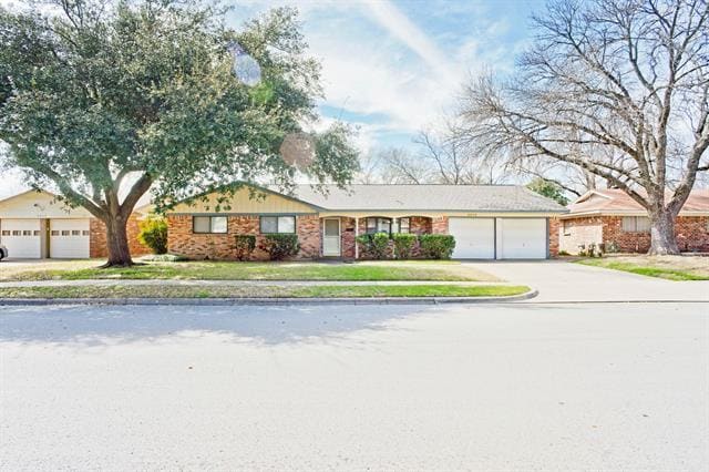 property at 5313 Susan Lee Ln