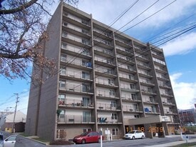 126 W Church St in Somerset, PA - Building Photo