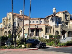 52 Vía Pamplona in Rancho Santa Margarita, CA - Building Photo