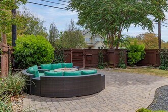 5206 Woodrow Ave in Austin, TX - Building Photo - Building Photo