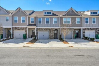 6433 Scudders Dr in Lithonia, GA - Foto de edificio - Building Photo