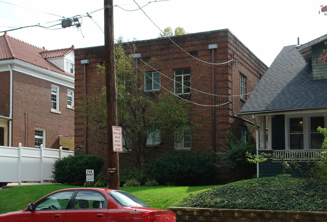 2009 Quarrier St in Charleston, WV - Foto de edificio - Building Photo