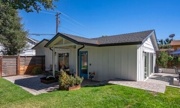 2130 Vine St in Paso Robles, CA - Building Photo - Building Photo