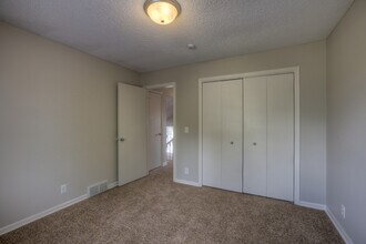 3307 S 133rd St in Omaha, NE - Building Photo - Building Photo