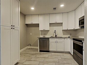 14020 Schroeder Rd-Unit -108 in Houston, TX - Building Photo - Building Photo