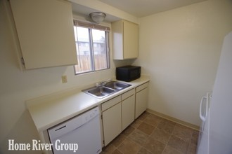 1725 S Juniper St-Unit -23 in Nampa, ID - Building Photo - Building Photo