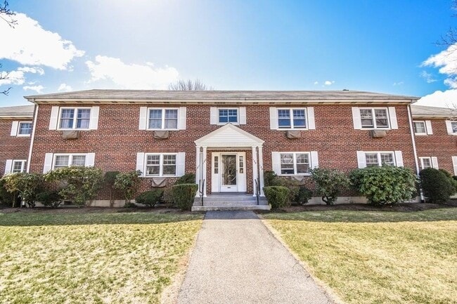 122 Emerson Gardens Rd, Unit 2