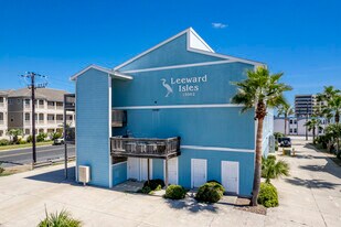 Leeward Isles Condominiums in Corpus Christi, TX - Building Photo