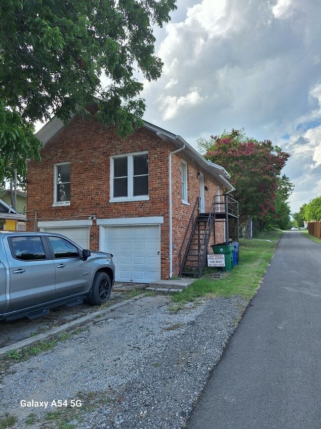 101.5 W Hallsell St in Decatur, TX - Building Photo - Building Photo