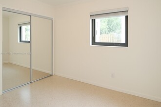 3242 Mary St in Miami, FL - Building Photo - Building Photo