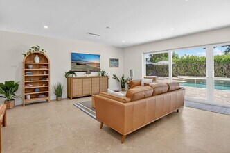 1070 Marble Way in Boca Raton, FL - Building Photo - Building Photo