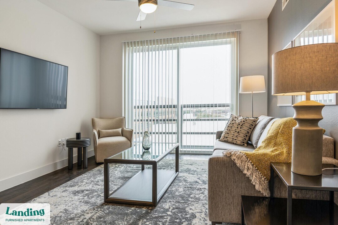 7373 Valley View Ln in Dallas, TX - Building Photo