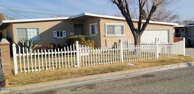 815 W Ave H 7