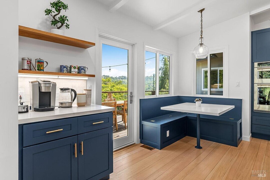 5 Oak Springs Dr in San Anselmo, CA - Building Photo