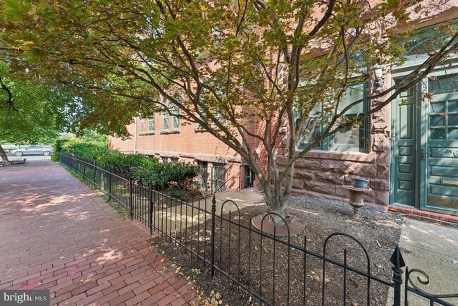 property at 902 D St SE