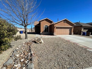 7578 Sierra de Luna Pl in Las Cruces, NM - Building Photo - Building Photo