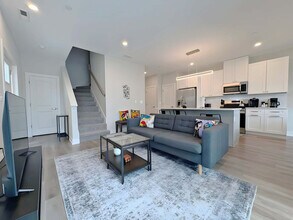 28397 Torch Pkwy, Unit SI ID1502224P in Warrenville, IL - Foto de edificio - Building Photo